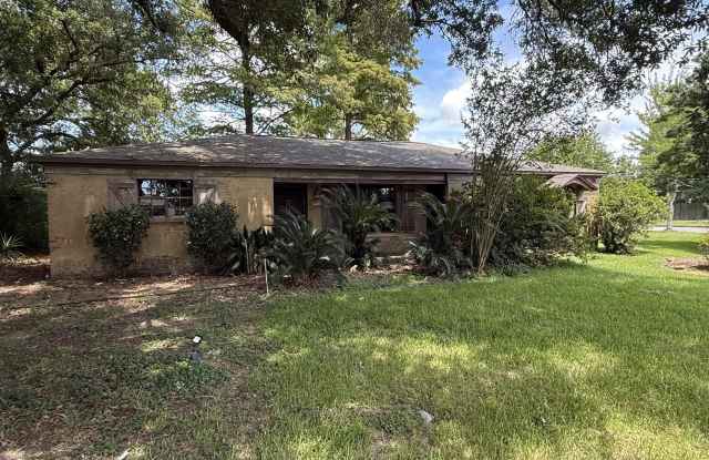 417 E Broussard Road photos photos