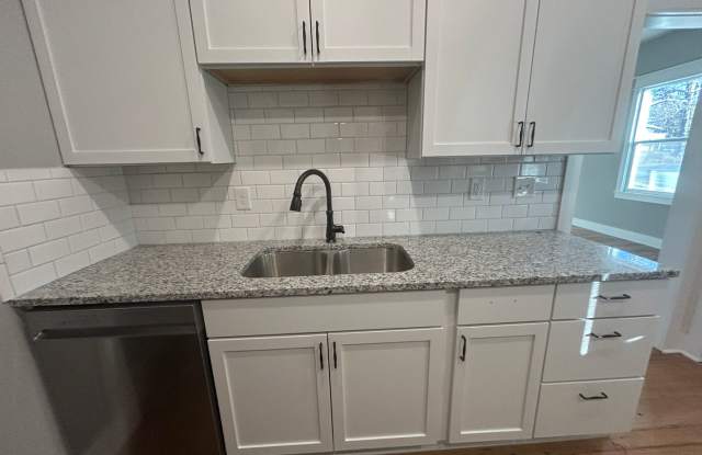 839 Locust St in Eudora, KS photos photos