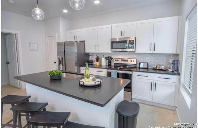 1022 Delaware St photos photos