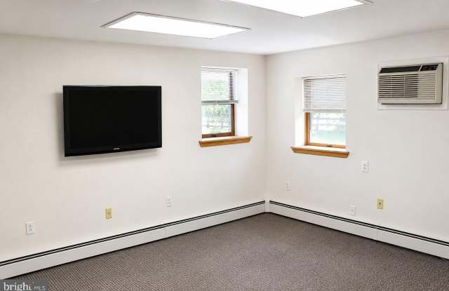 2135 BUSTARD RD photos photos