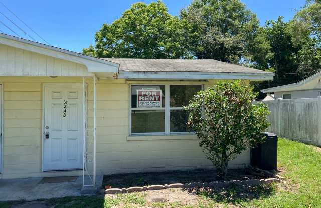 Cozy 1BR/1BA duplex with a Den, Ceramic Tile Floors, NO APP FEE! photos photos