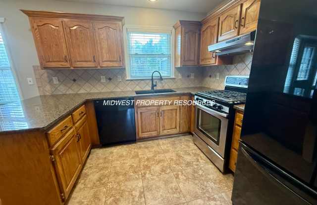 Spacious 3 Bed, 2.5 Bath Home with Finished Basement & Fenced Yard. Gallery 4