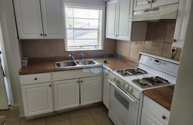Great Apartment In Hillcrest across from Scott Field!!!!! photos photos Great Apartment In Hillcrest across from Scott Field!!!!! photos photos