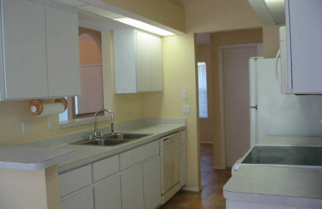 Sumter Blvd & I-75 area - $ 1900/month Gallery 3