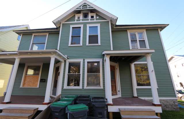 650 Main St - 3 photos photos