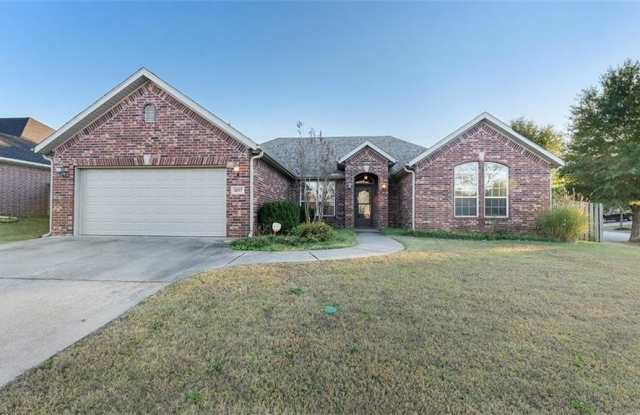 3257  W Drakestone  ST - 3257 West Drakestone Street, Fayetteville, AR 72704