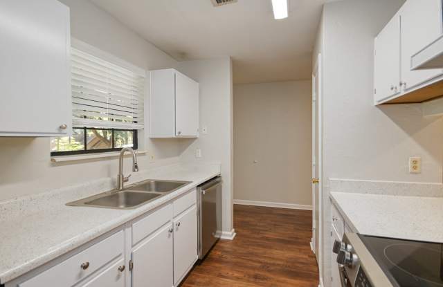 1344 Cherry Street - 8 photos photos