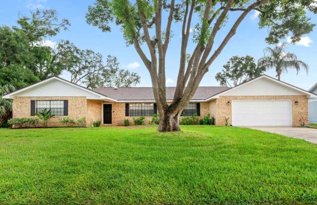 Spacious 4 Bedroom Ormond Beach Home with Fence Yard! - 1407 Overbrook Drive, Ormond Beach, FL 32174