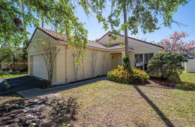 775 Falling Water Rd - 775 Falling Water Road, Weston, FL 33326