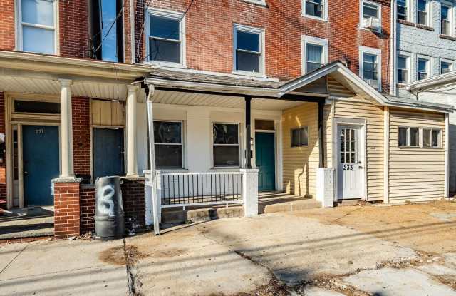 Renovated 2BR/2BA in West Chester Borough | In-Unit Laundry photos photos