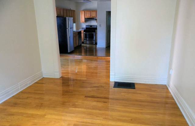 511 Columbus - Available June 1, 2027 - First Floor Apartment Gallery 3