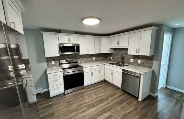 NEWLY UPDATED 2 BEDROOM AVAILABLE NOW photos photos