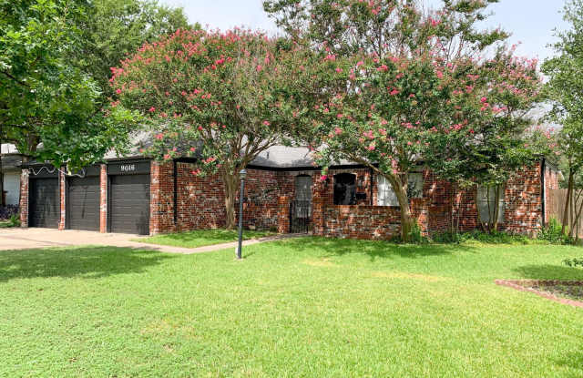 Gorgeously remodeled home available in Quail Creek! Gallery 1