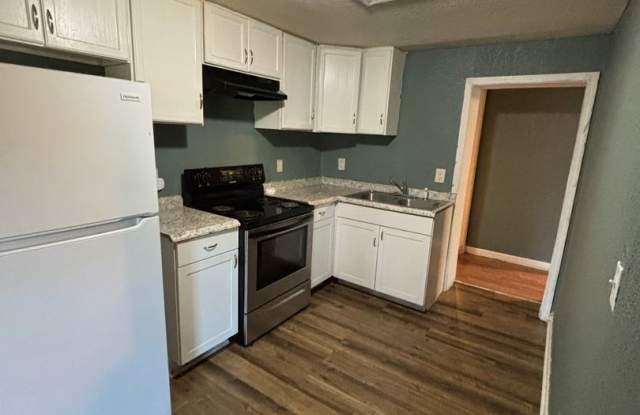 AVAILABLE NOW! 3 Bedrooms, 1 Bathroom in Sugar Creek MO $1,325.00 photos photos