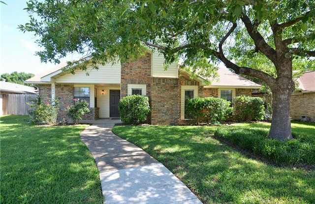 2828 Hamlett Lane - 2828 Hamlett Ln, Flower Mound, TX 75028