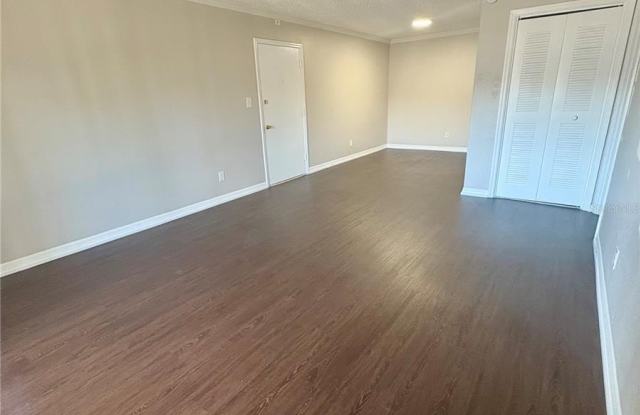 325 WYMORE Road Gallery 4