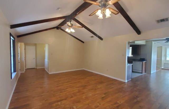 423 Everest Court Gallery 4