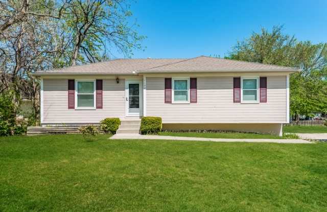 1100 Northeast Bryco Drive - 1100 Northeast Bryco Drive, Lee's Summit, MO 64086