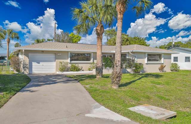 NOW AVAILABLE - Charming Home in Cape Coral photos photos