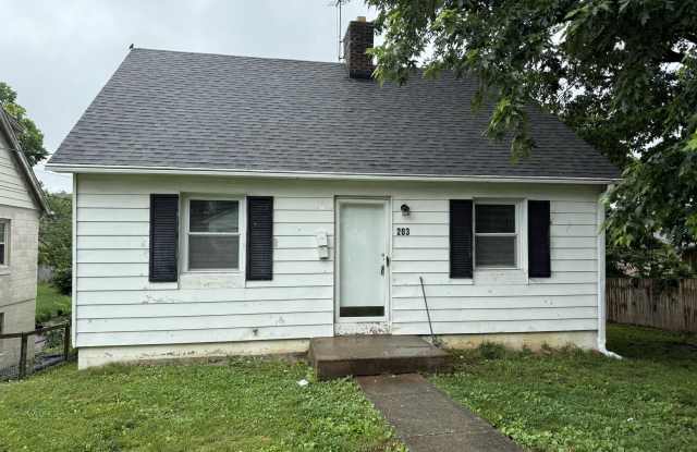 203 W Elm Street photos photos