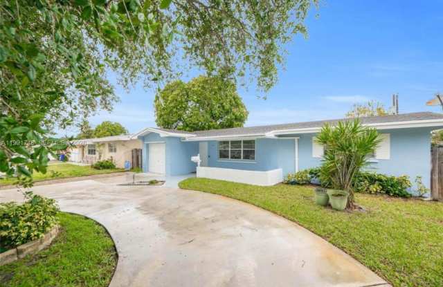 7811 NW 10th St photos photos