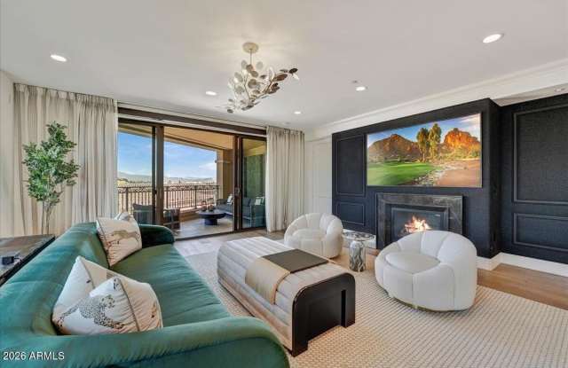 7181 E Camelback Road Gallery 3