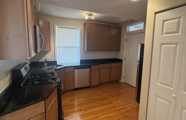 2553 W Ardmore Ave - 2553 West Ardmore Avenue, Chicago, IL 60659