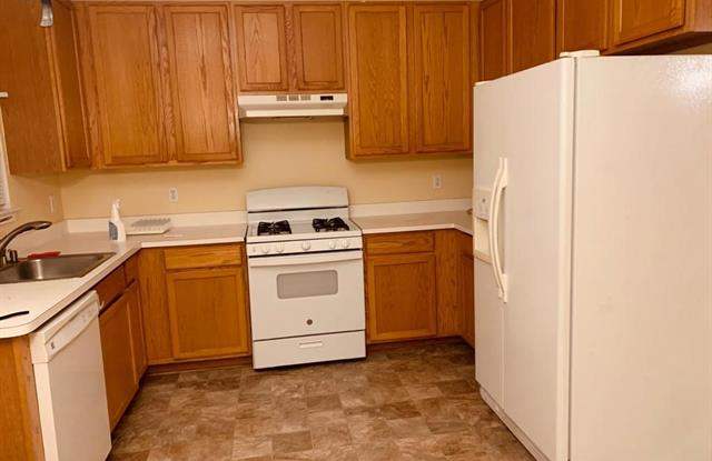 38438 LYNWOOD Court Gallery 2