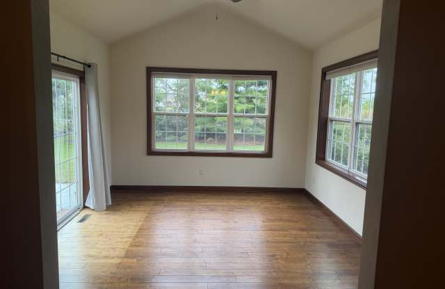 2701 East Glenhurst Lane Gallery 4