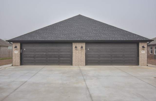 Beautiful 3 Bedroom 2.Bath Duplex! photos photos