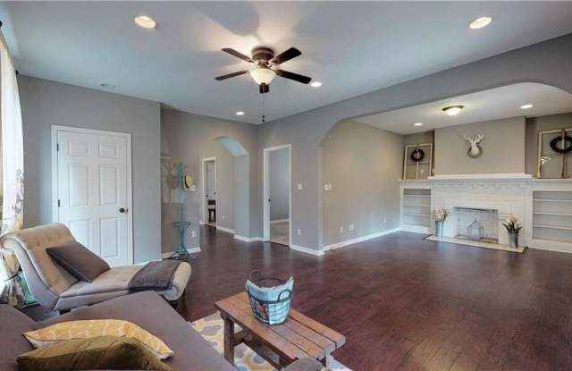 3852 North Park Avenue Gallery 4