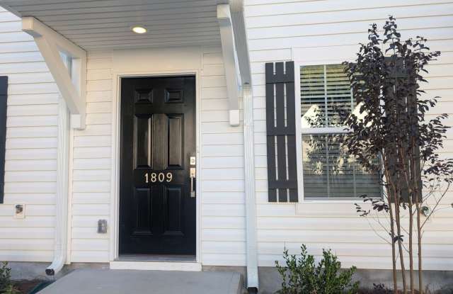 Charming 2BR Townhome in Winston Salem close to Costco and Sams club photos photos Charming 2BR Townhome in Winston Salem close to Costco and Sams club photos photos