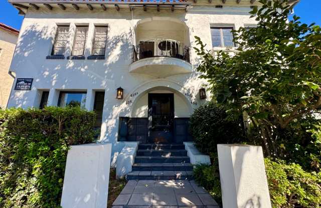 Gorgeous Remodeled Spanish 2+1.5 near the Grove Excellent location photos photos