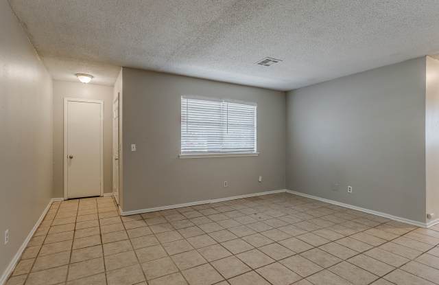 3320 Hampton Road Gallery 2
