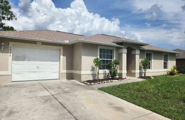 Cozy 3BR House off of Sunshine in Lehigh Acres photos photos