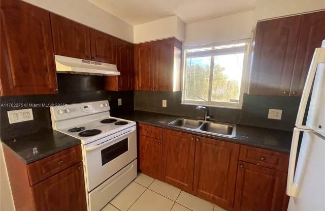 1453 SW 3rd St photos photos