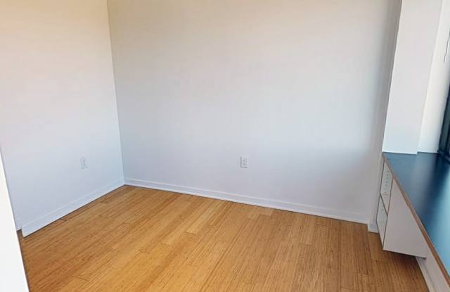 7 Navy Pier Ct Gallery 2