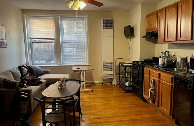 Charming 2-Bedroom Apartment in North End - NO BROKER FEE! Gallery 4