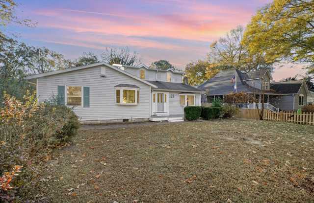 Massive 3,400+ Sq Ft Colonial Beach Home Near the Water – Rare Rental Opportunity photos photos