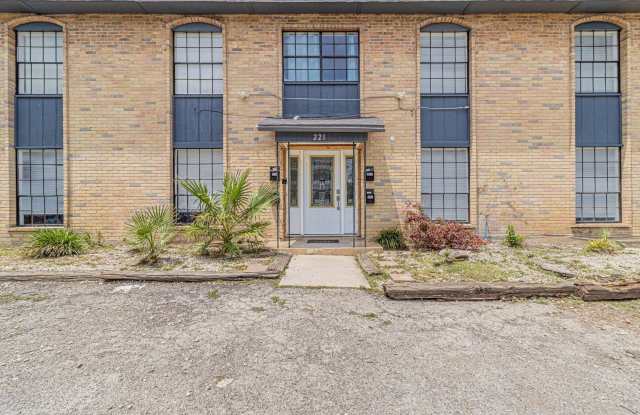 221 E Craig Pl Gallery 2