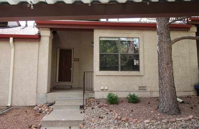 Adorable 2bdrm 1 bath townhome in Desirable PineCliff photos photos