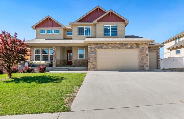 4 Bedroom, 4 bathroom, Plus office and Loft! - 1063 Mount Columbia Drive, Weld County, CO 80550
