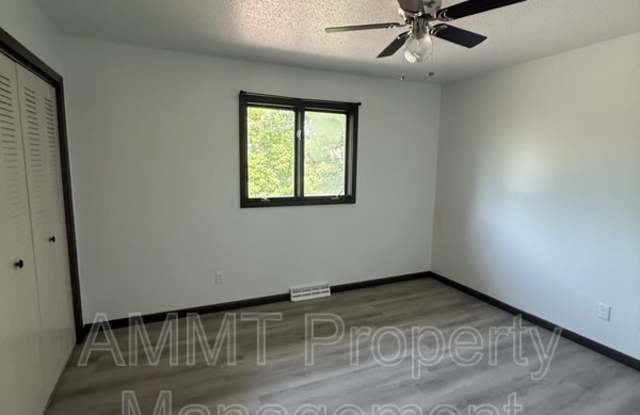 608 South Garnavillo Street #1 Gallery 3