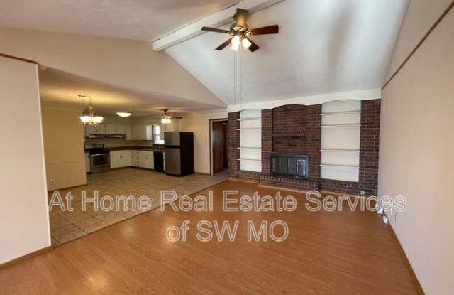 1315 E Richmond Gallery 3