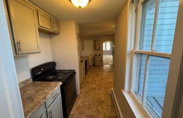 Wonderful split 3 bedroom Northampton Gallery 4