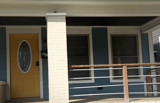 3128 N Broadway Street Gallery 3