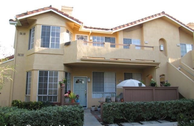 32 Alicante Aisle - 32 Alicante Aisle, Irvine, CA 92614