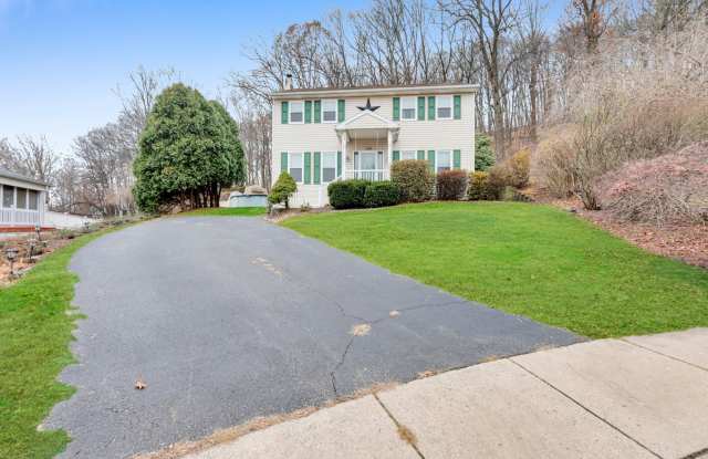 Family-Friendly 4-Bed Home with Pet-Friendly Yard and Pool in a Quiet Neighborhood - 120 Nickel Drive, Bechtelsville, PA 19505