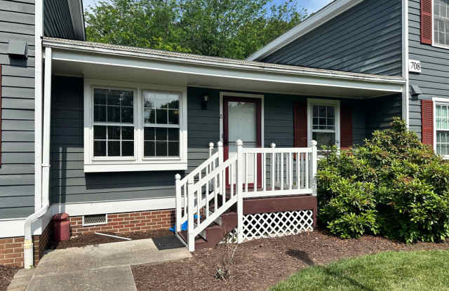 Condo available in the City of Williamsburg! Available July 2026! photos photos