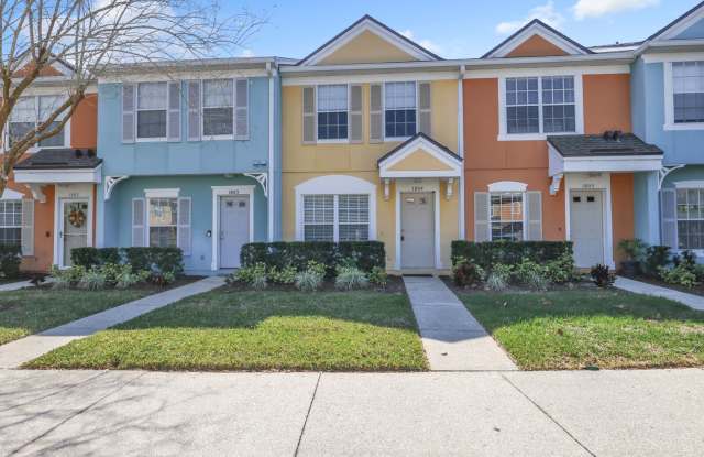 Great 2 bedroom/ 2 bathroom townhome 10 mins from the beach! photos photos
